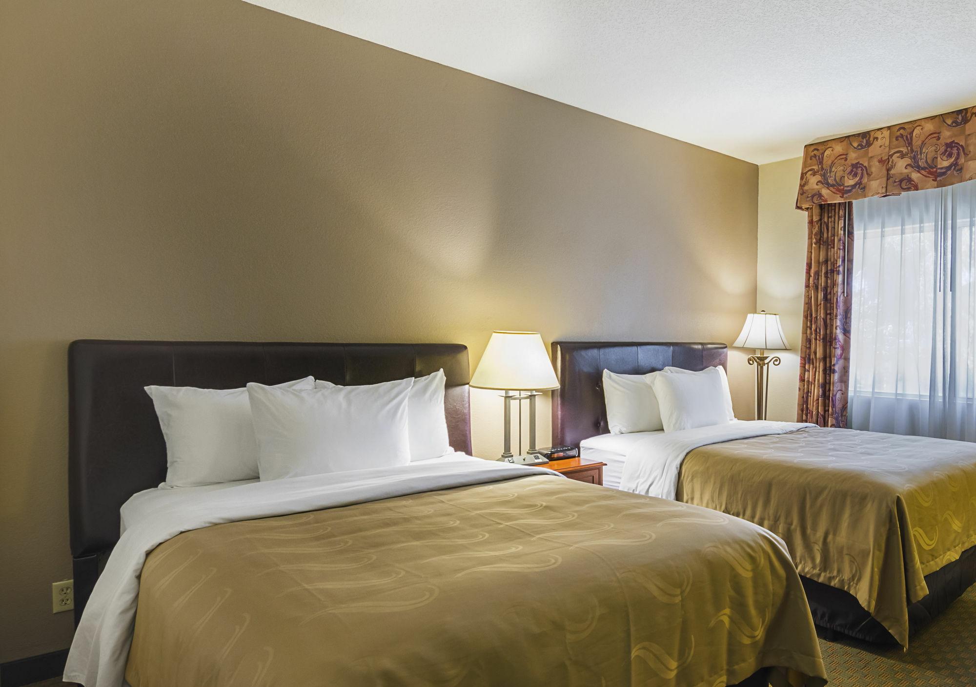 Quality Yosemite Airport Locanda 2*